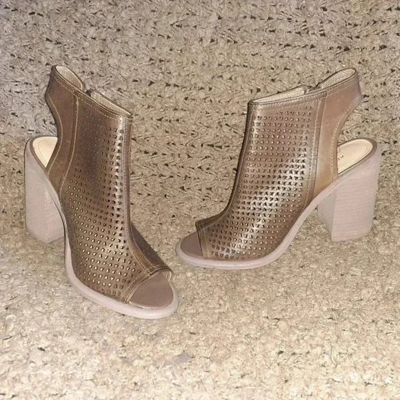 KELSI DAGGER BROOKLYN-Mason Brown Leather Perforated Block Heel Sandal Sz 6.5-NM - Picture 1 of 8
